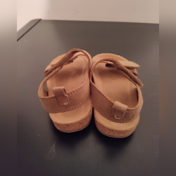 2 pairs of shoes for toddlers size 22/23 - Picture 9 of 10